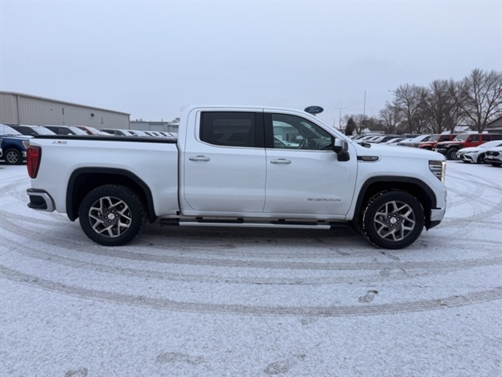 Used 2022 GMC Sierra 1500 SLT Pickup
