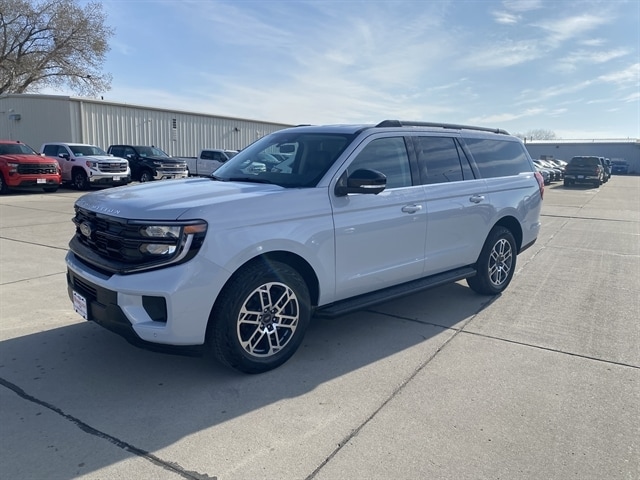 2026 Ford Expedition Active MAX 4x4's photo