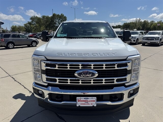 2026 Ford F-350 XLT photo 2