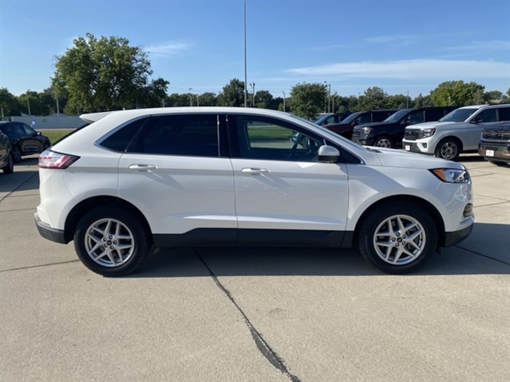 Used 2024 Ford Edge SEL SUV
