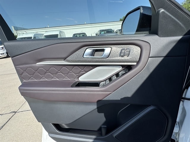 2026 Ford Explorer Platinum - Photo 9