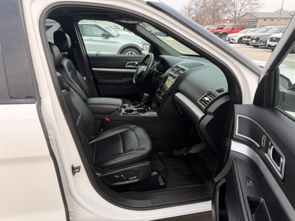 Used 2017 Ford Explorer XLT SUV