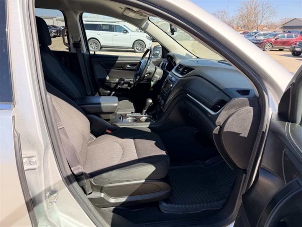 Used 2015 Chevrolet Traverse LT w/1LT SUV