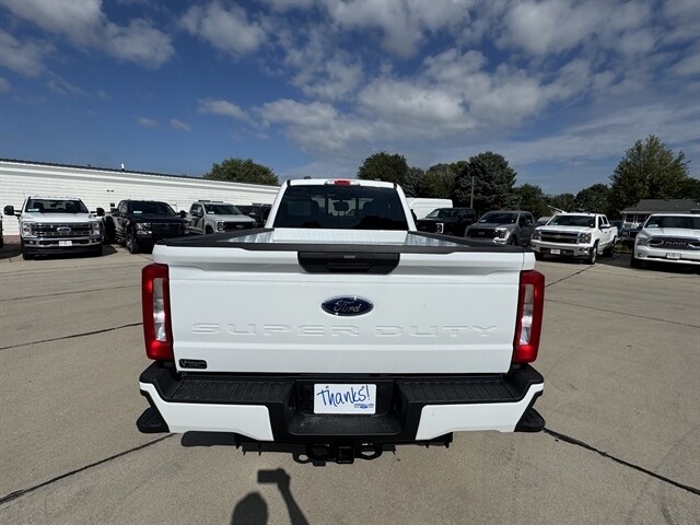 2026 Ford F-350 XL photo 4