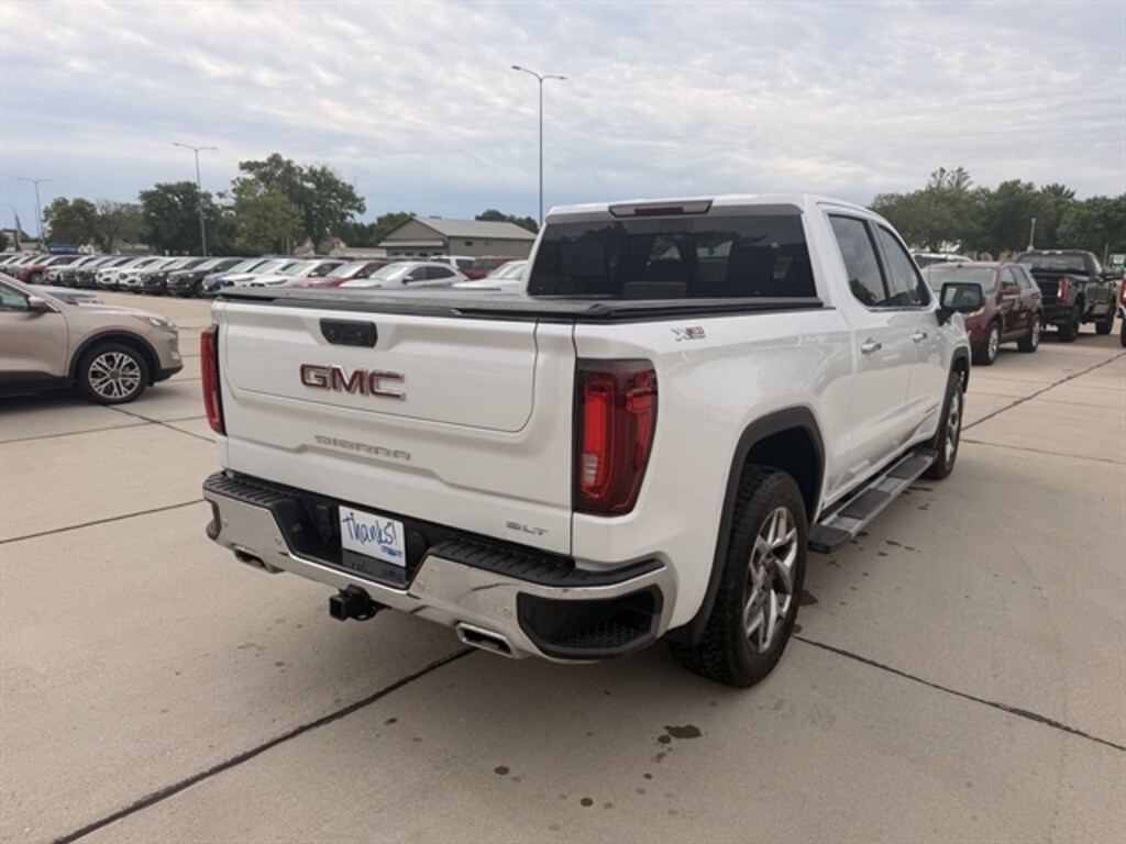 Used 2022 GMC Sierra 1500 SLT Pickup