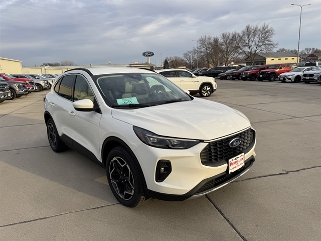 2026 Ford Escape Platinum AWD's photo