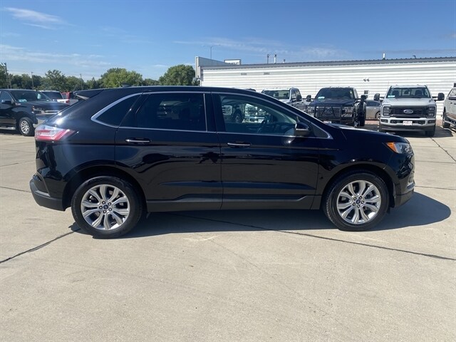 2022 Ford Edge Titanium photo 4