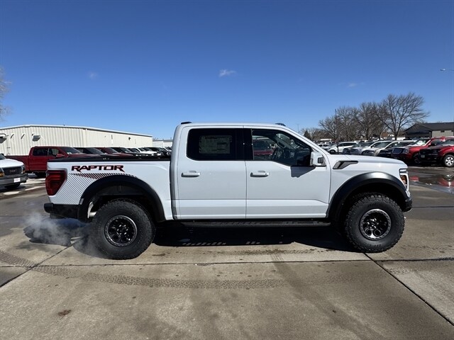 2025 Ford F-150 Raptor photo 2
