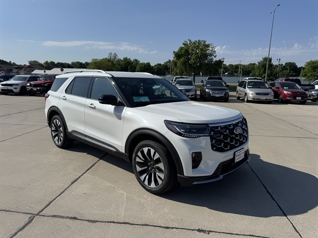 2026 Ford Explorer Platinum 4WD's photo