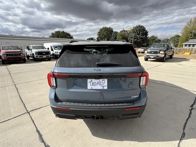 2025 Ford Explorer ST-Line photo 4