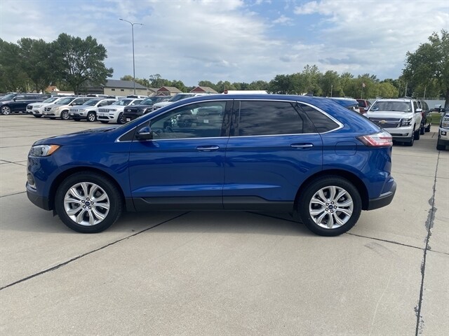 2022 Ford Edge Titanium photo 4
