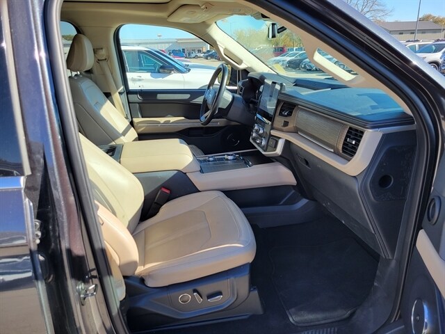 2024 Ford Expedition MAX Limited photo 3