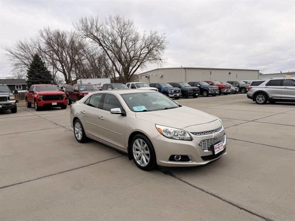 Used 2014 Chevrolet Malibu LT w/2LT Sedan