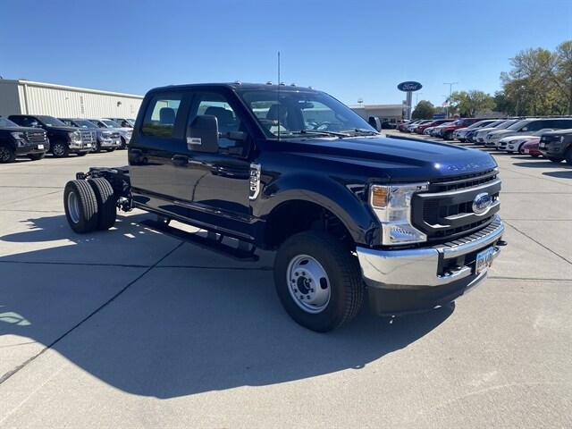 2022 Ford F-350 XL photo 3