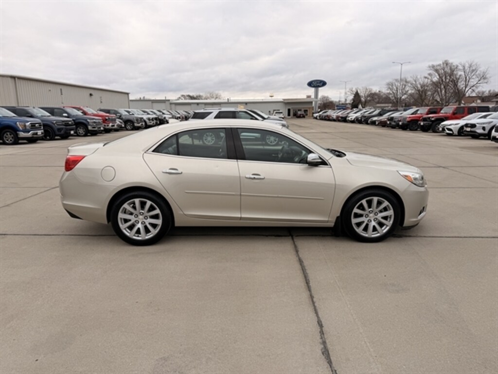 Used 2014 Chevrolet Malibu LT w/2LT Sedan