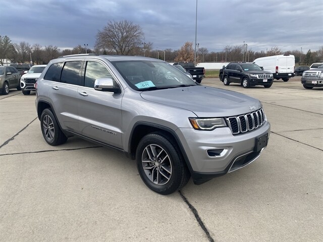 2017 Jeep Grand Cherokee Limited photo 2