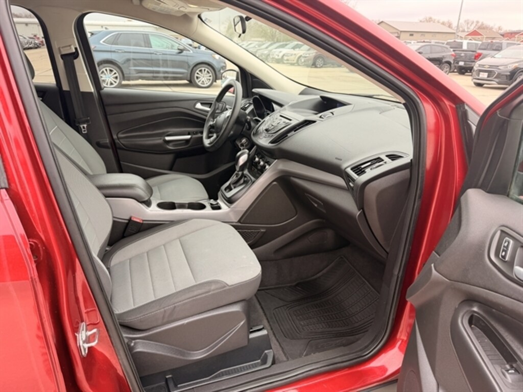 Used 2015 Ford Escape SE SUV