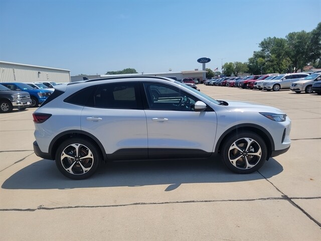 2025 Ford Escape Hybrid ST-Line Select photo 2