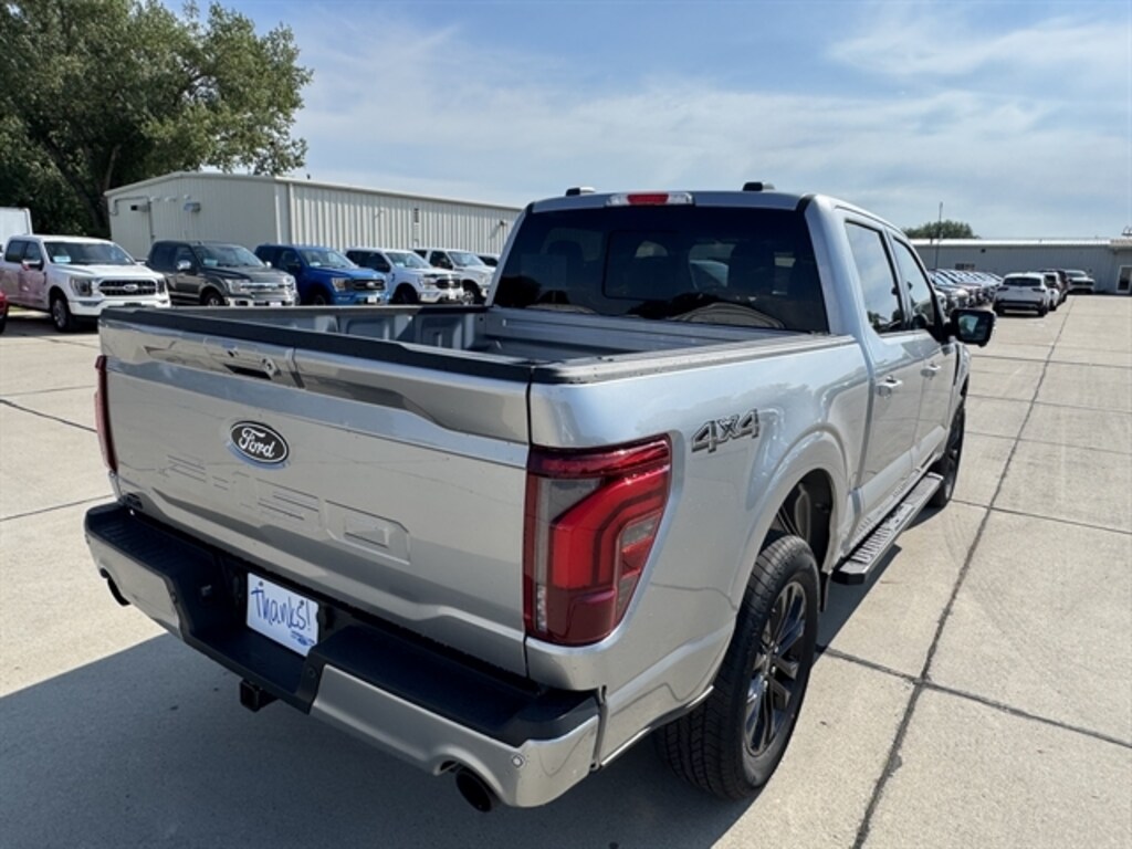 New 2025 Ford F-150 Lariat TRUCK