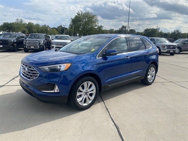2022 Ford Edge Titanium photo 3