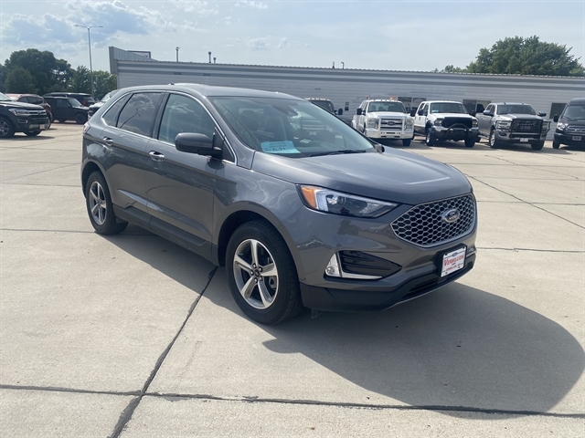 2023 Ford Edge