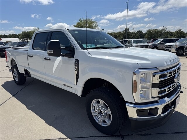 2026 Ford F-350 XLT photo 3