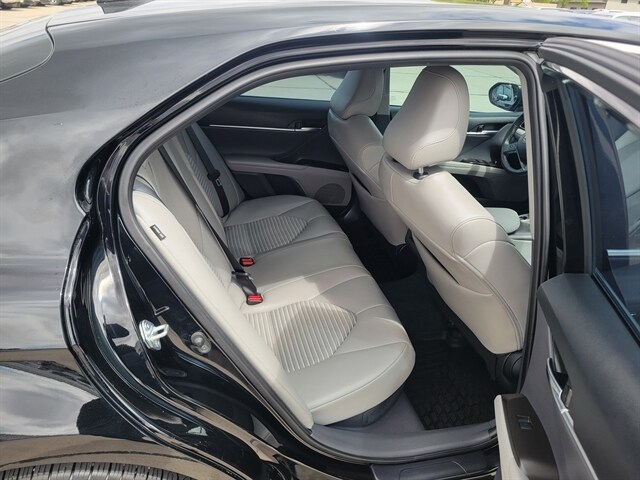 2022 Toyota Camry Hybrid SE photo 4