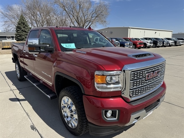 2019 GMC Sierra 4WD Crew Cab Standard Box Denali's photo