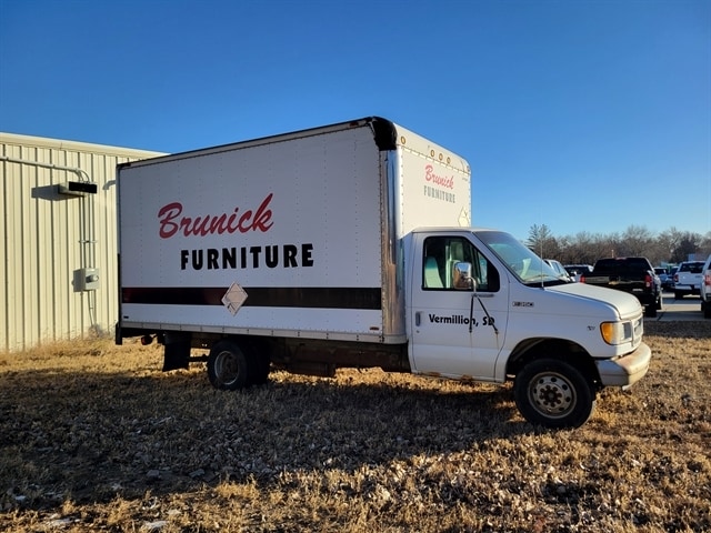 1997 Ford Econoline Cutaway XLT Chassis Truck