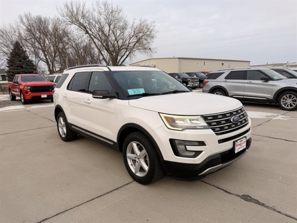 Used 2017 Ford Explorer XLT SUV