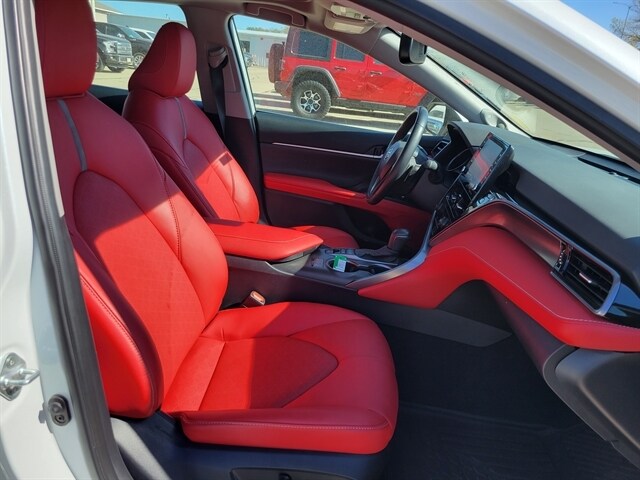 2023 Toyota Camry Hybrid XSE photo 3