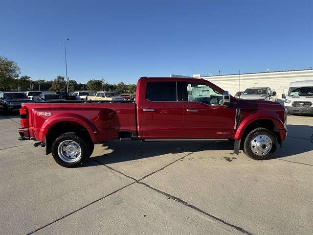 2026 Ford F-450 Platinum photo 2