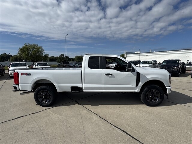 2026 Ford F-350 XL photo 2