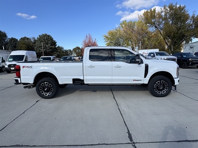 2026 Ford F-350 Platinum photo 2