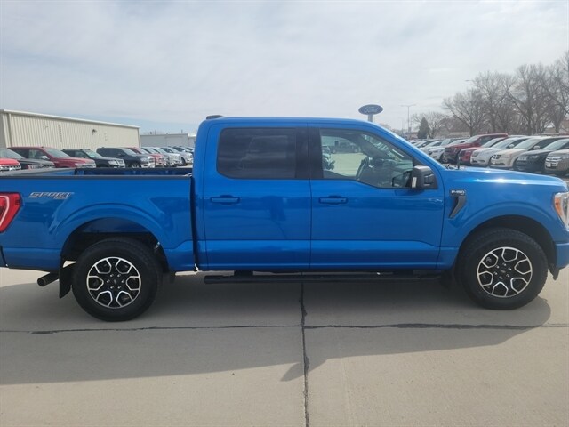 2021 Ford F-150 XLT photo 2