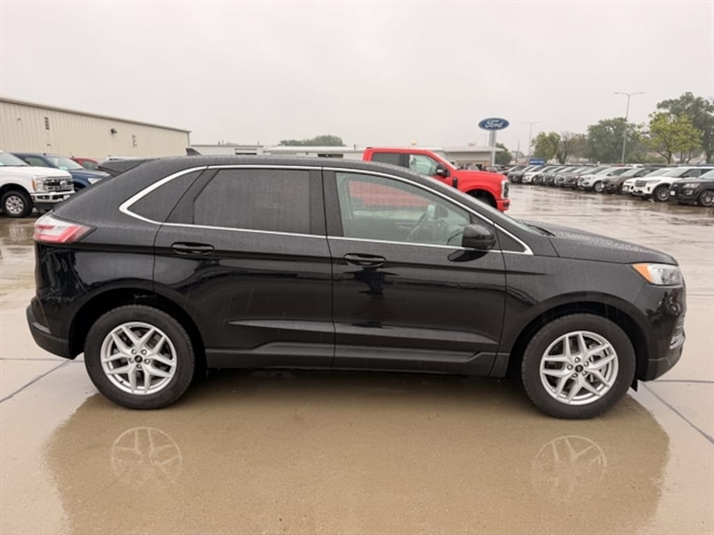Used 2024 Ford Edge SEL SUV