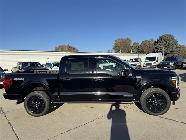 2025 Ford F-150 Platinum's photo