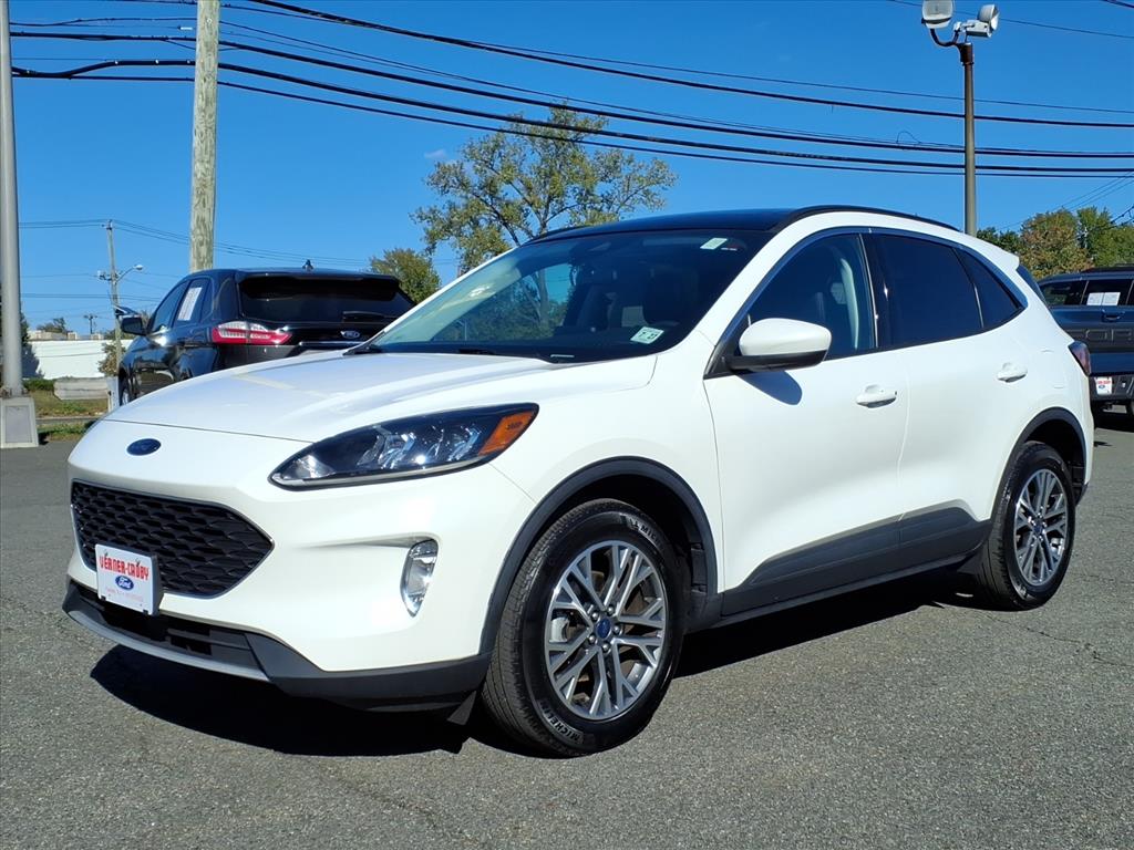 2022 Ford Escape SEL photo 3