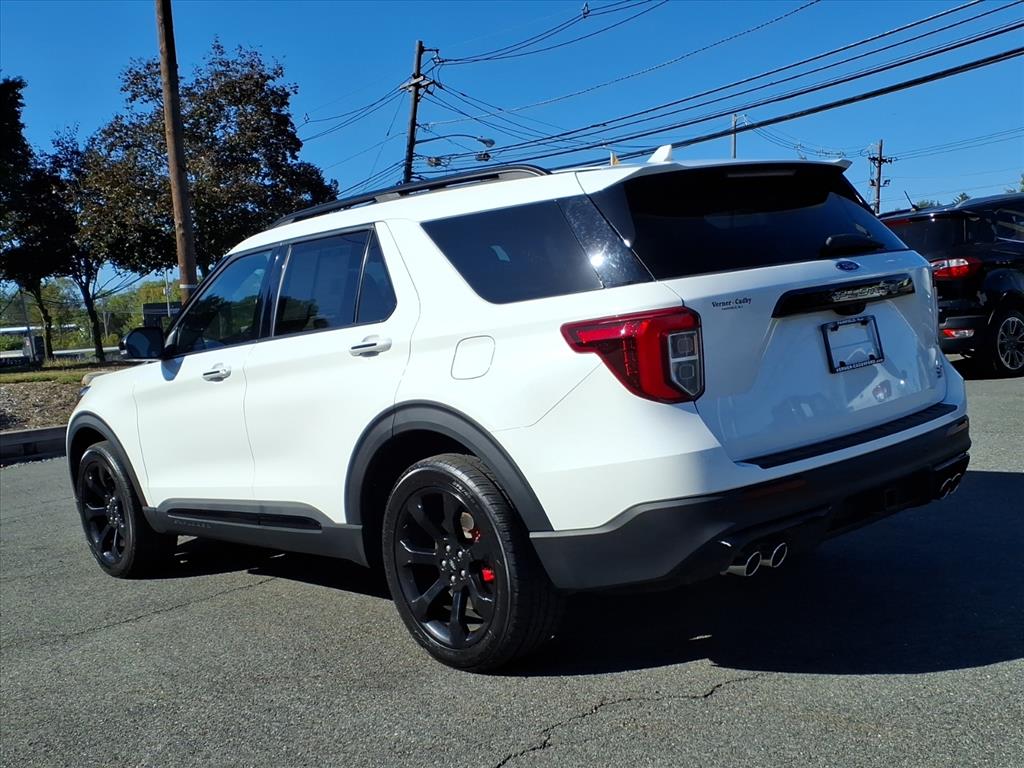 2022 Ford Explorer ST photo 4
