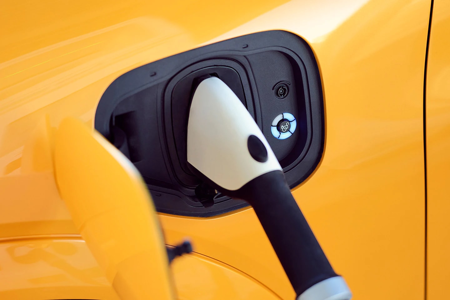 Electric vehicle charging port