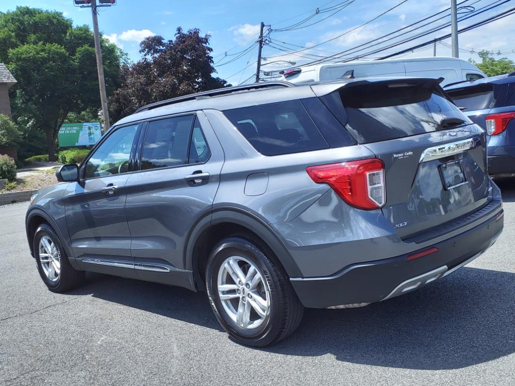 2021 Ford Explorer XLT photo 3