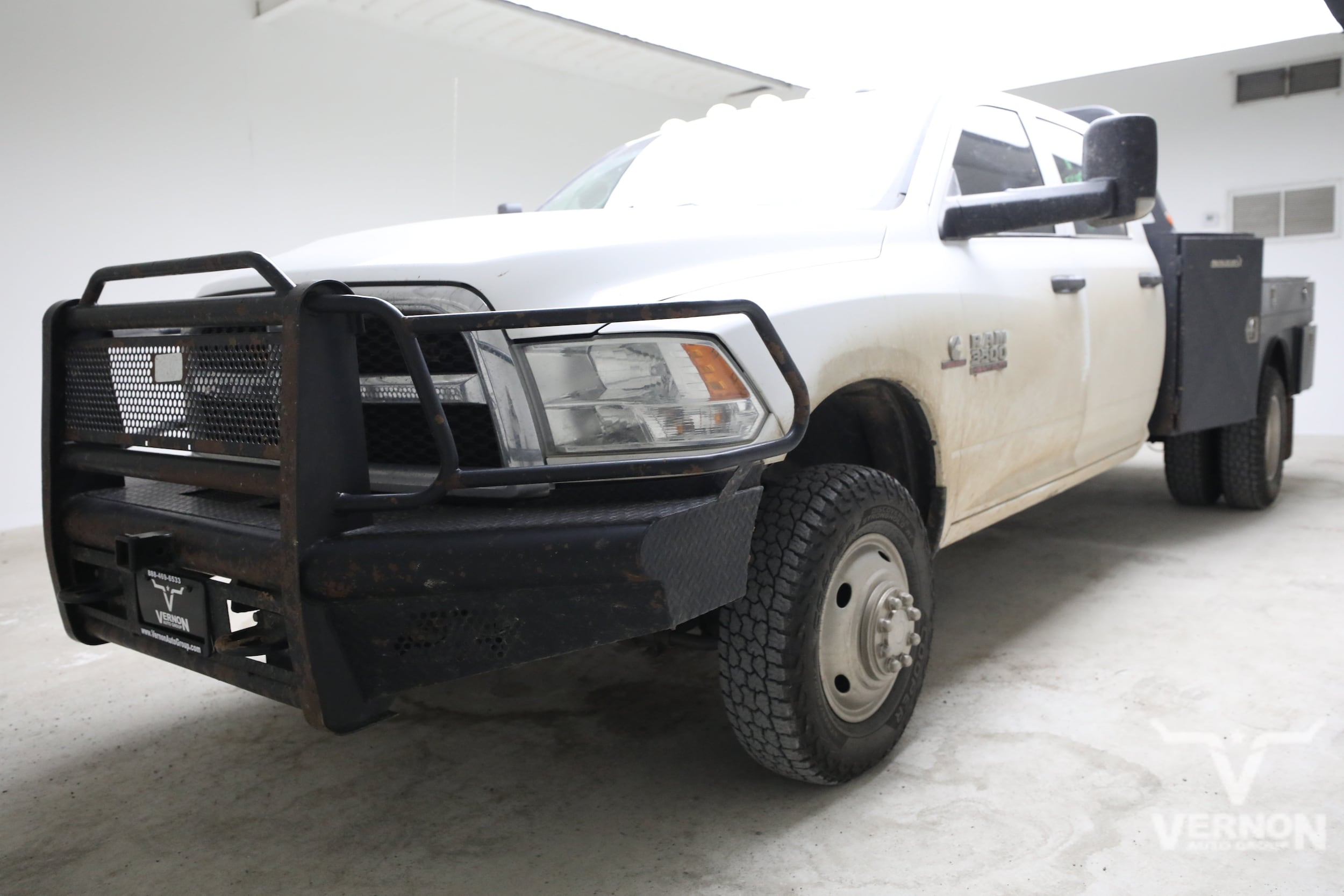 3500 DRW ST Crew Cab 4x4 Flatbed 4WD Crew Cab 169 Tradesman