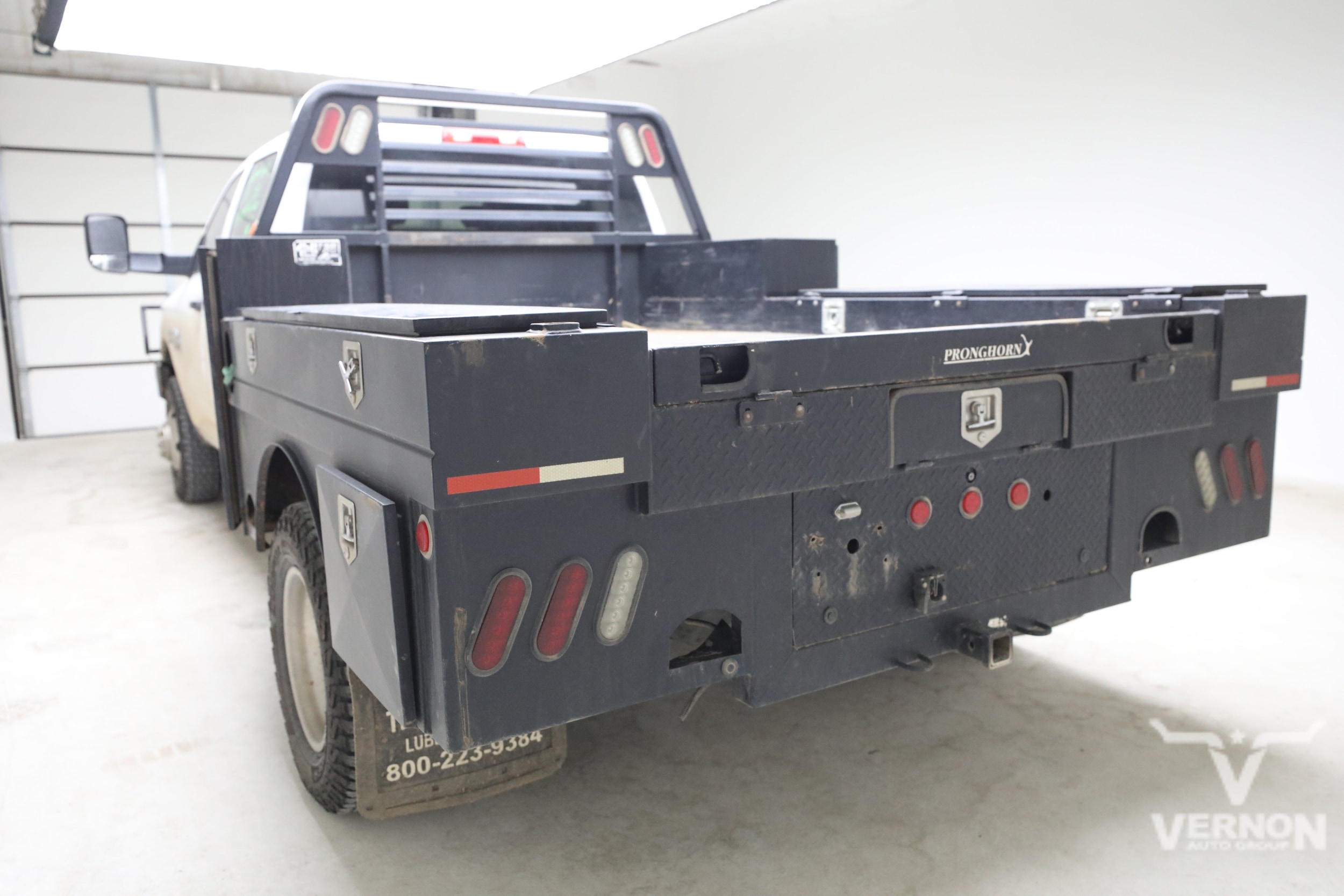 3500 DRW ST Crew Cab 4x4 Flatbed 4WD Crew Cab 169 Tradesman