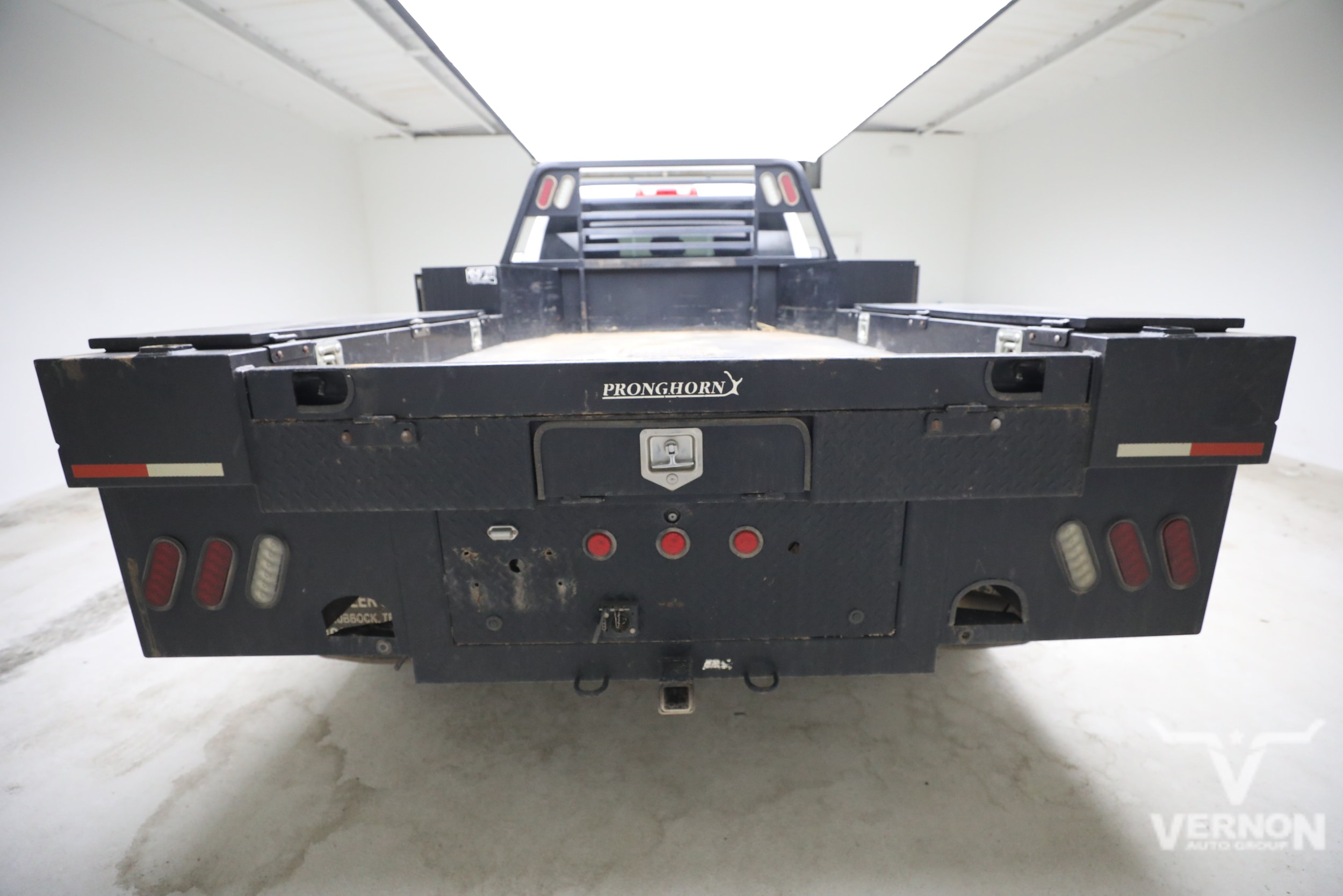 3500 DRW ST Crew Cab 4x4 Flatbed 4WD Crew Cab 169 Tradesman