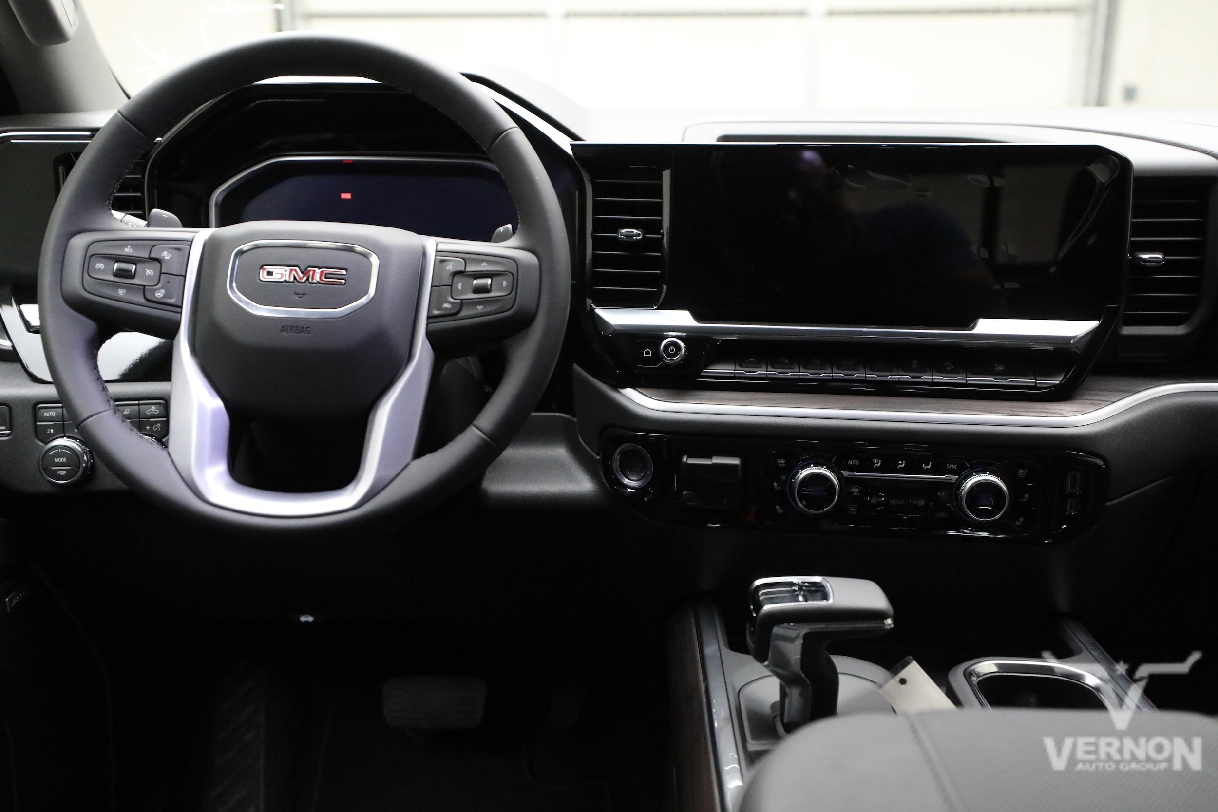 2026 GMC Sierra 1500 SLT - Photo 19