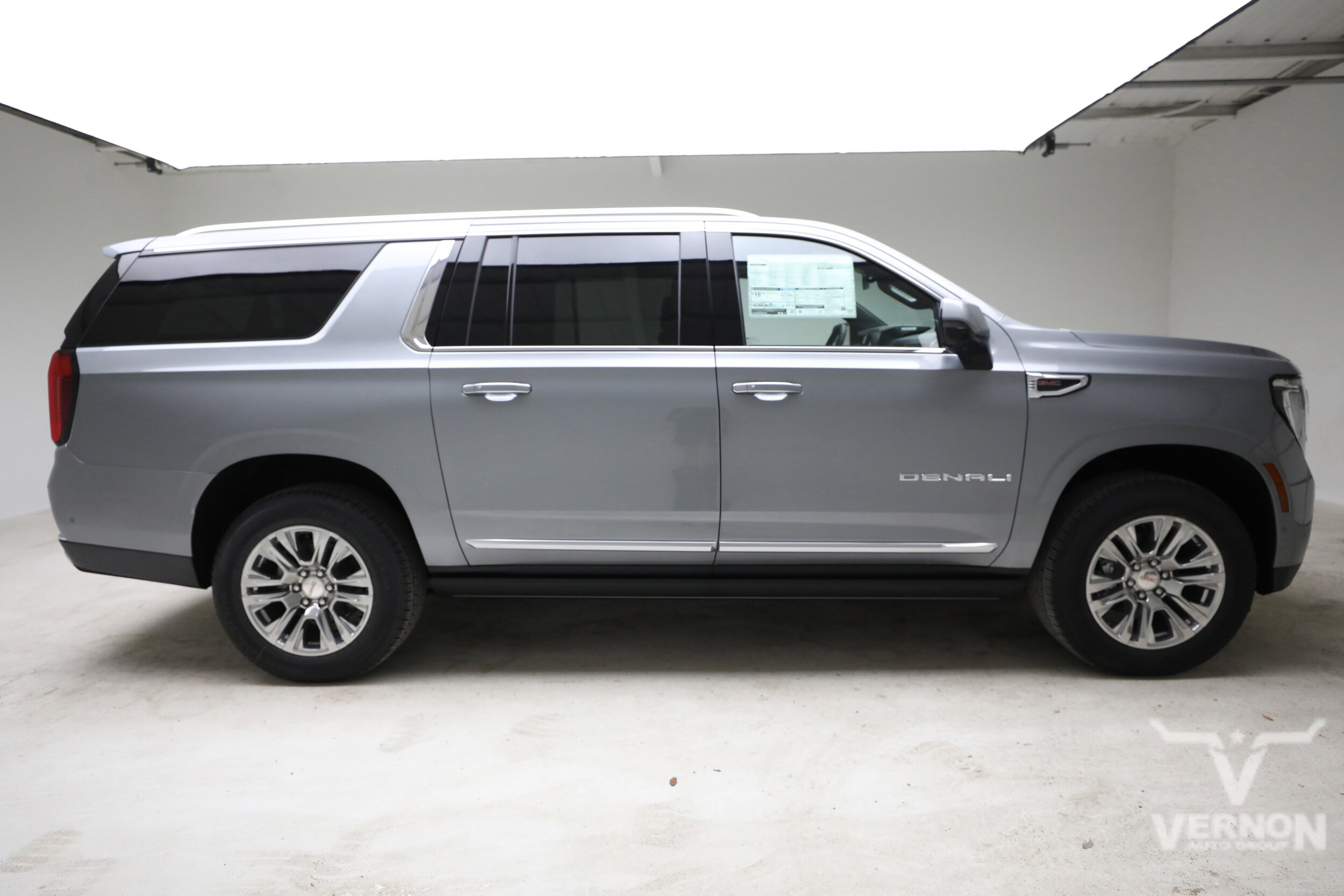 2026 GMC Yukon XL Denali - Photo 6