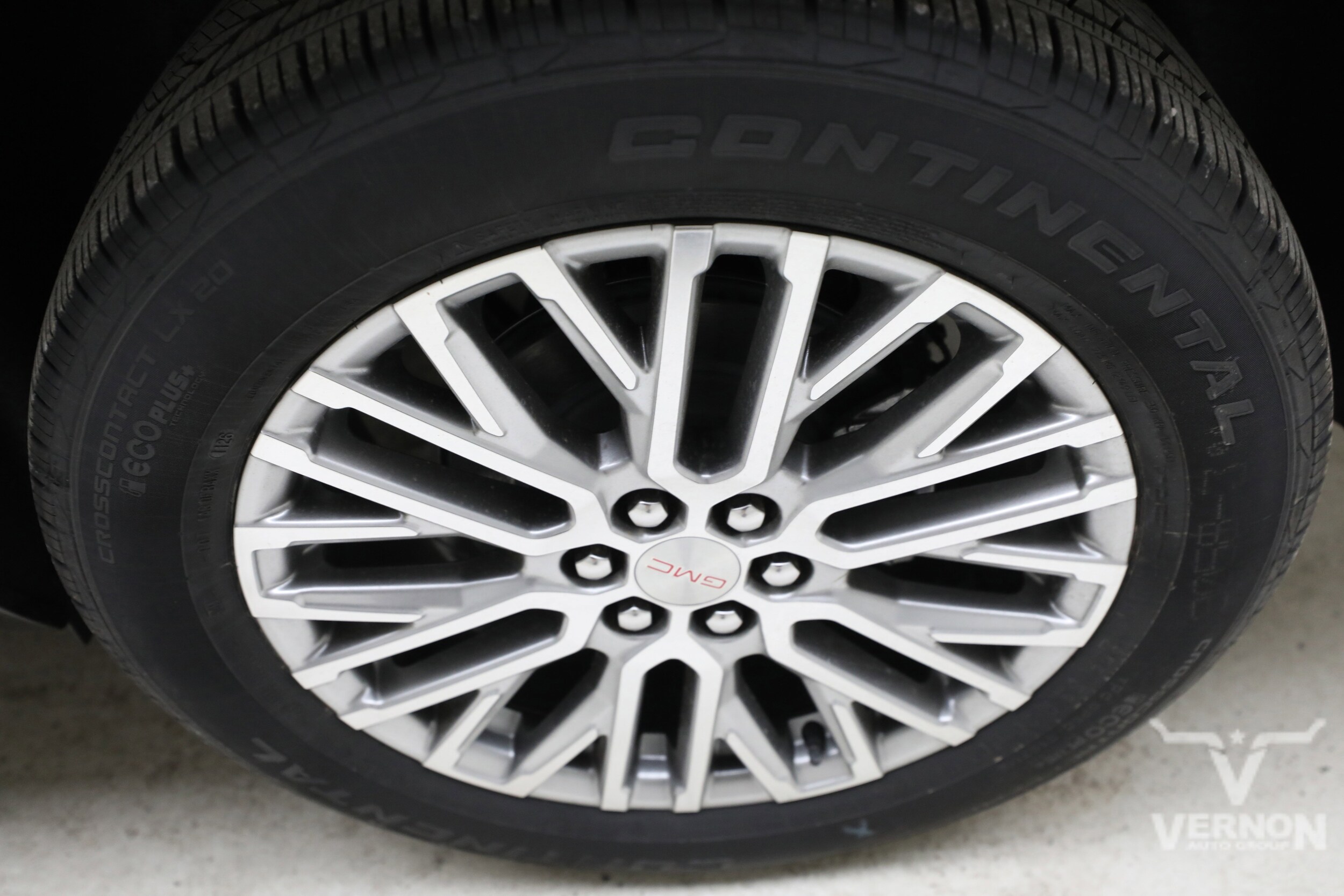 2026 GMC Acadia Denali - Photo 30