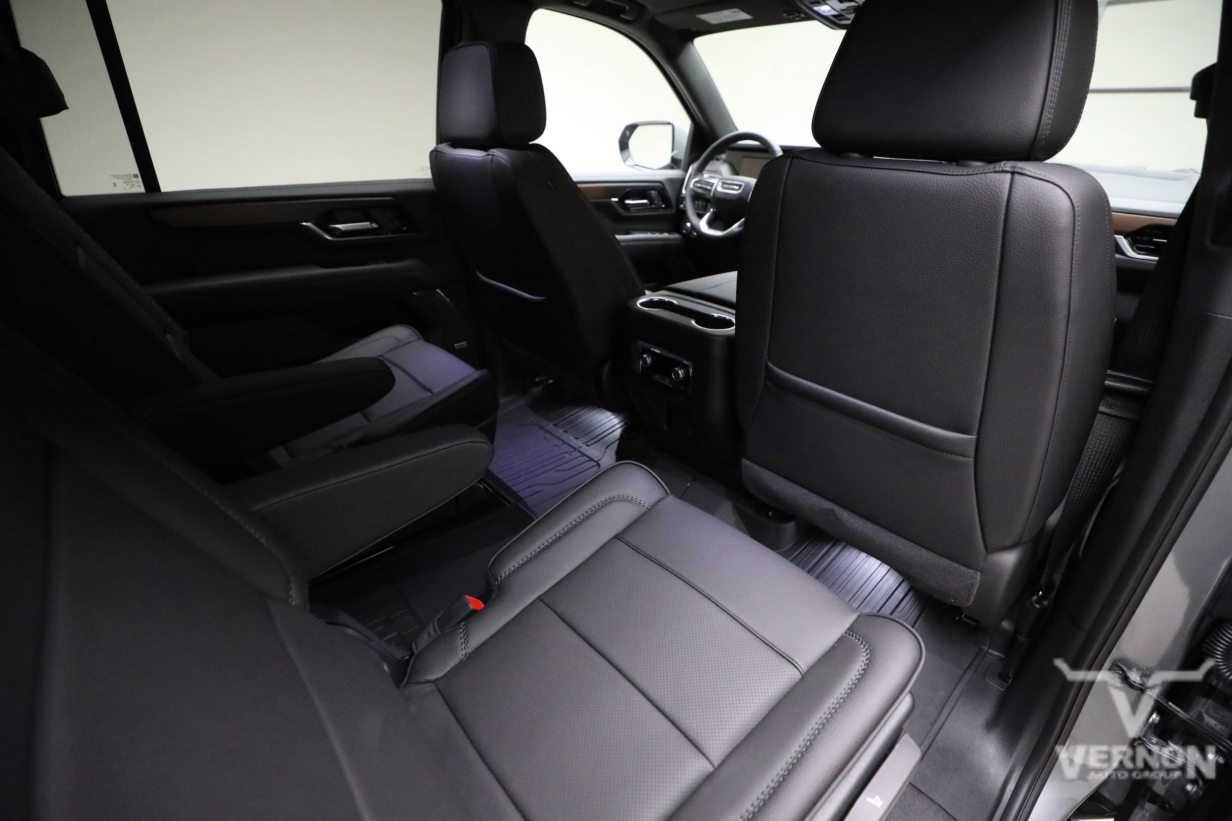 2026 GMC Yukon XL Denali - Photo 12