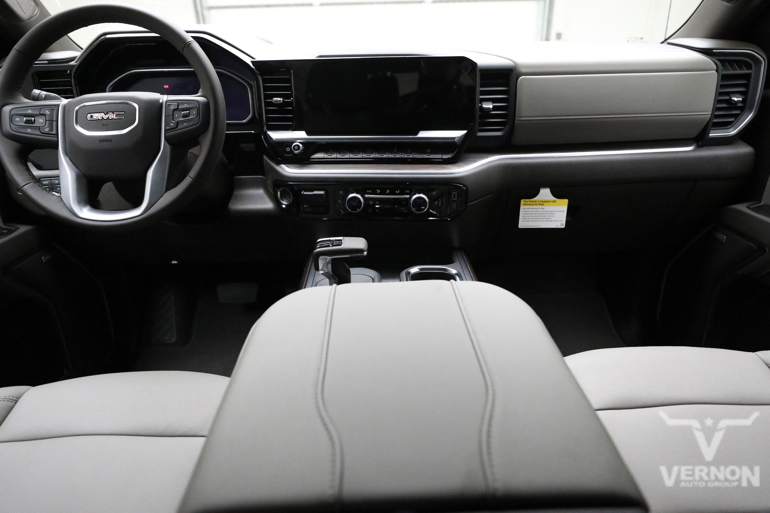 2026 GMC Sierra 1500 SLT - Photo 13