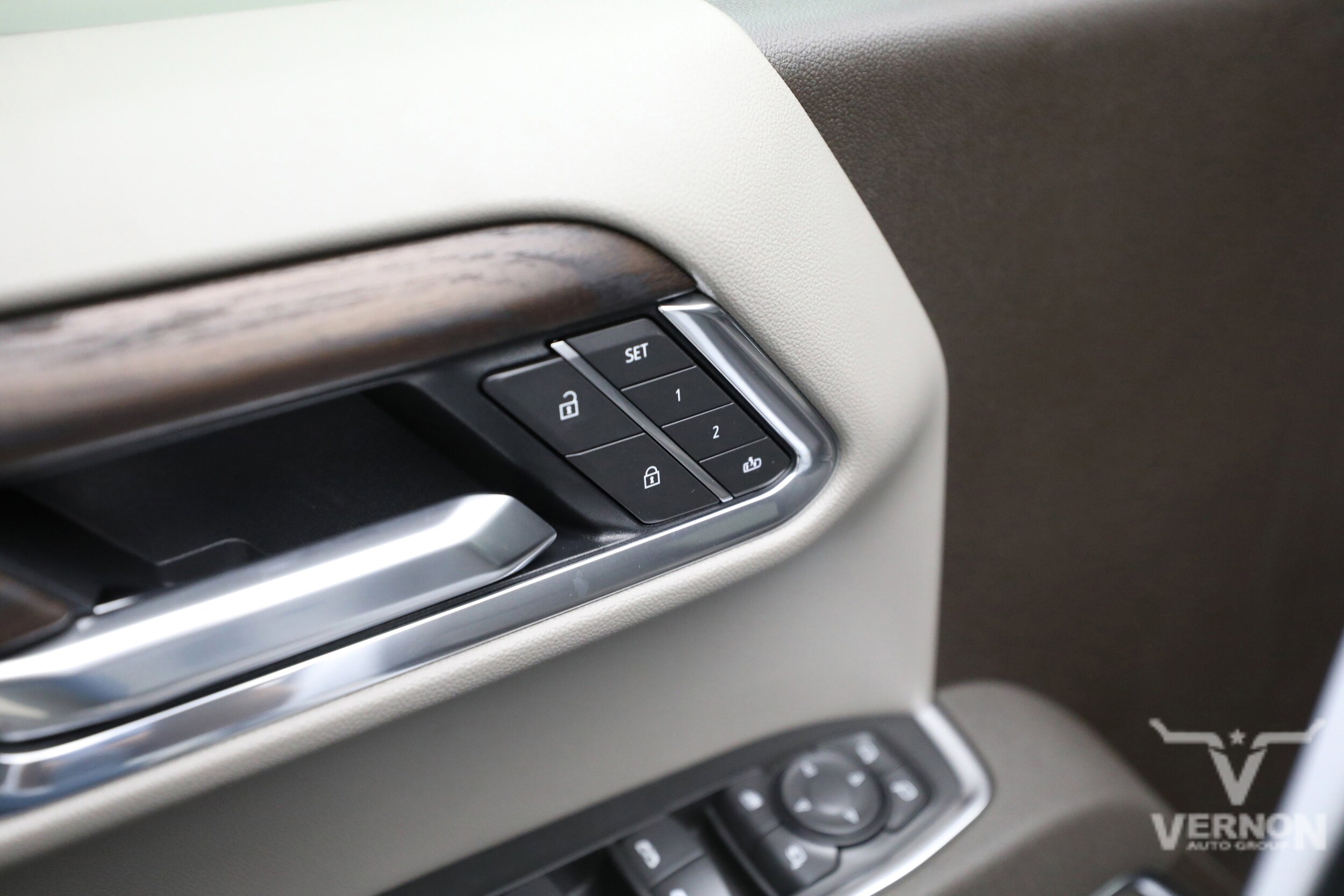 2026 GMC Sierra 1500 SLT - Photo 18